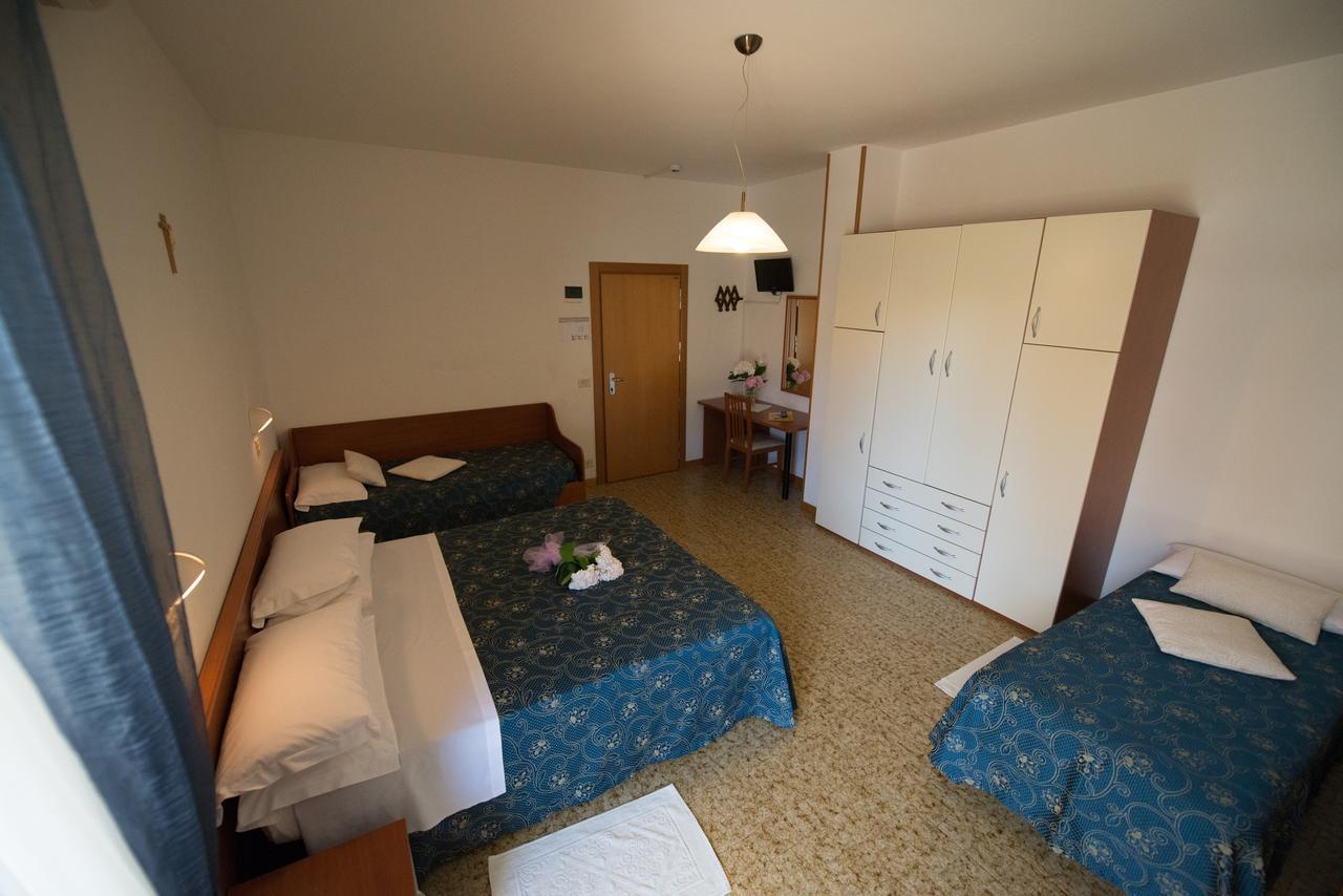 Hotel Lem-Casadei Cervia Kültér fotó